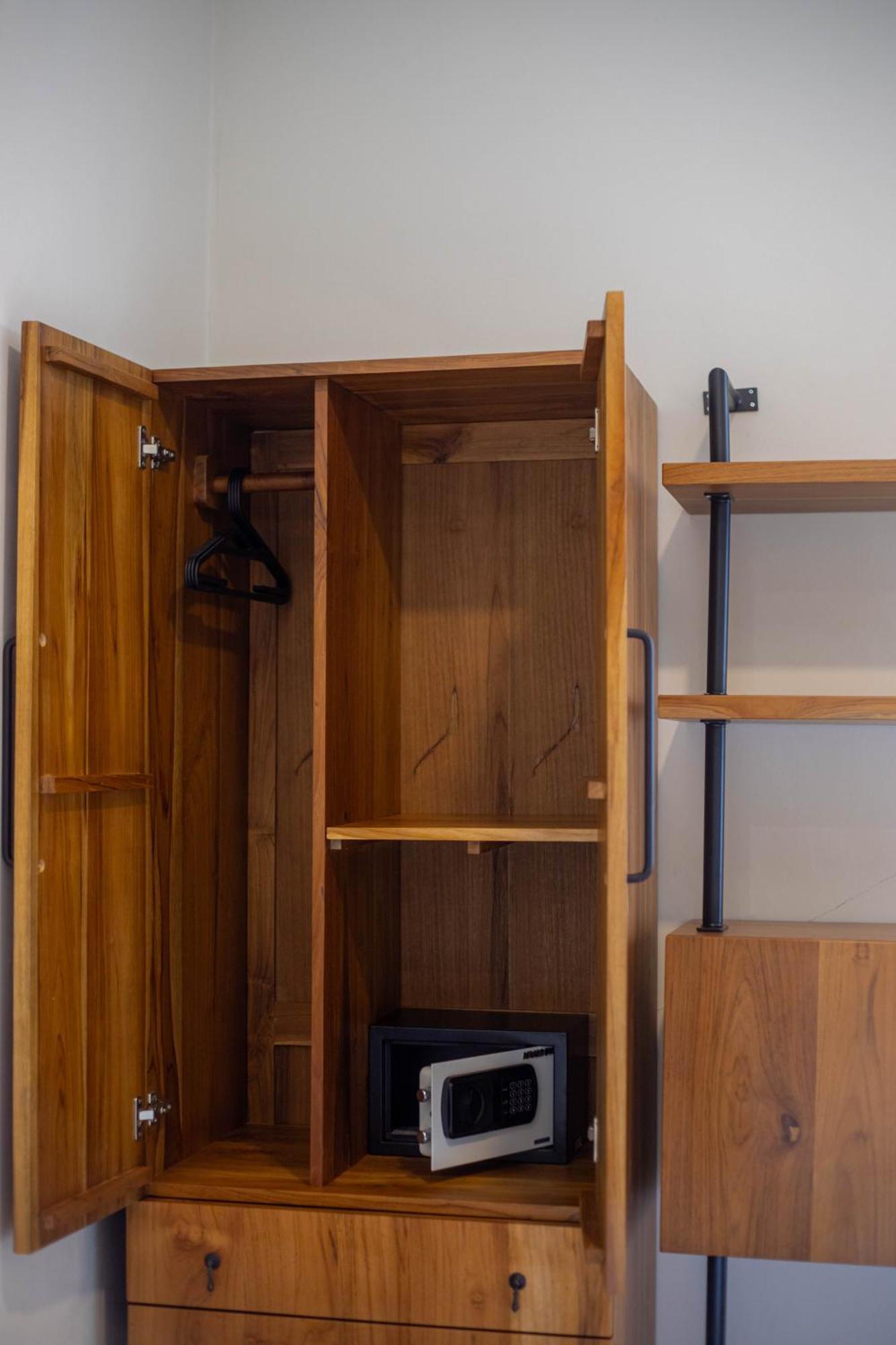Апарт отель Baliem Coliving Джимбаран Экстерьер фото
